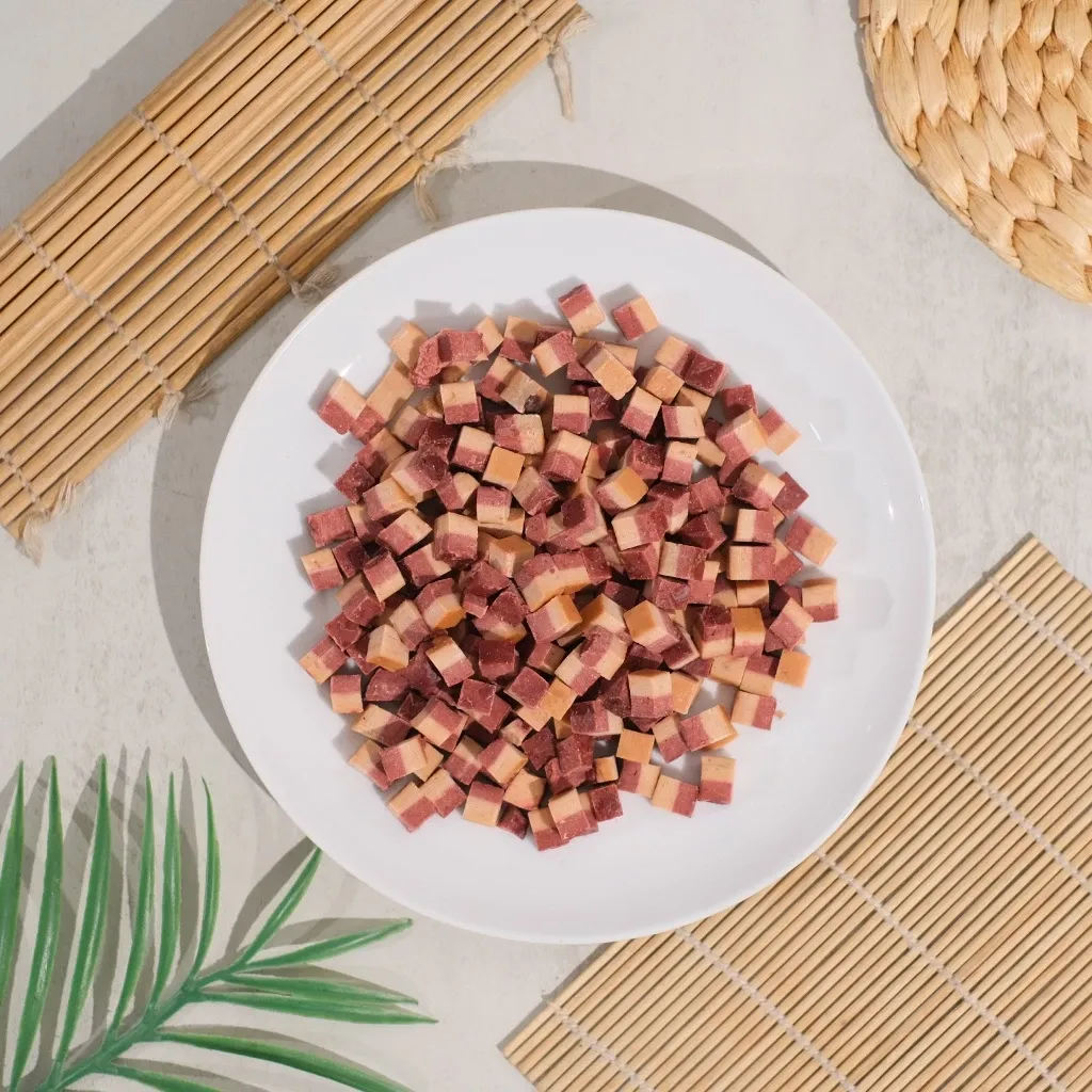 Beef Salmon Cube – Snack/Camilan Salmon Lezat dan Sehat untuk Kucing dan Anjing Berbentuk Dadu (100gr, 250gr, 500gr) (100 gram)